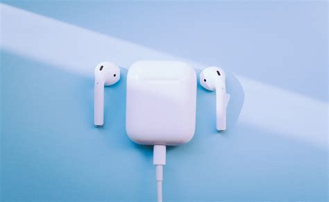 Как правильно носить беспроводные наушники в ушах фото у человека