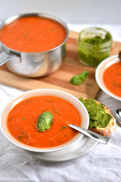 Roasted Tomato And Garlic Soup