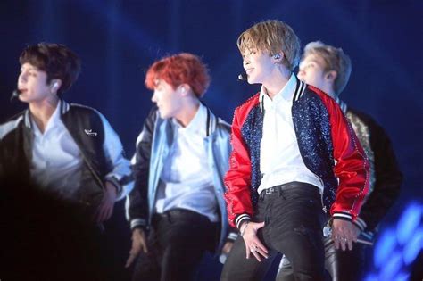 Pin By Elinors Kworldzone On Bts Park Jimin Bts Jimin