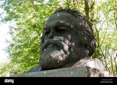 Highgate cemetery, London Stock Photo - Alamy