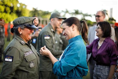 Governadora Raquel Lyra Comanda Cerim Nia De Entrega De Ins Gnias A