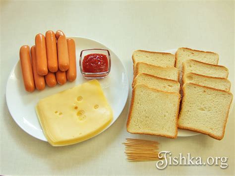 Хот-доги из тостового хлеба - Кулинарный пошаговый рецепт с фото.