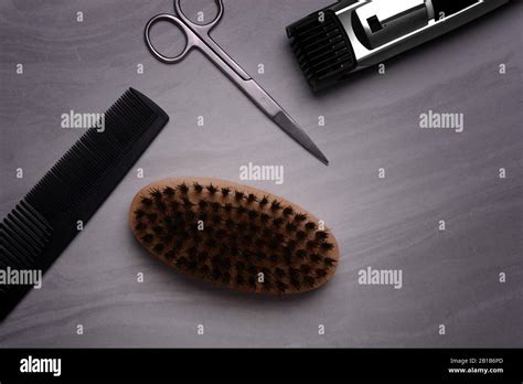 Mens Grooming Hi Res Stock Photography And Images Alamy