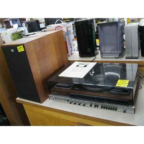 1975 Sony All In One Stereo System With Cassette And Turntable With