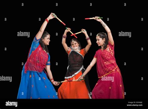 Women Performing Dandiya Stock Photo Alamy