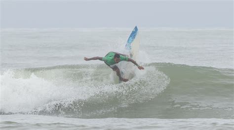 DOMINGO DE CAMPEÕES NO CBSURF MASTER TOUR 2024 EM NAVEGANTES SC Fecasurf