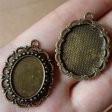 50pcs Lot 30x24mm Inner Size 13x18mm Alloy Metal Antique Bronze Blank