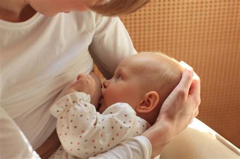 Palenie podczas karmienia piersią Jakie są skutki palenia papierosów w