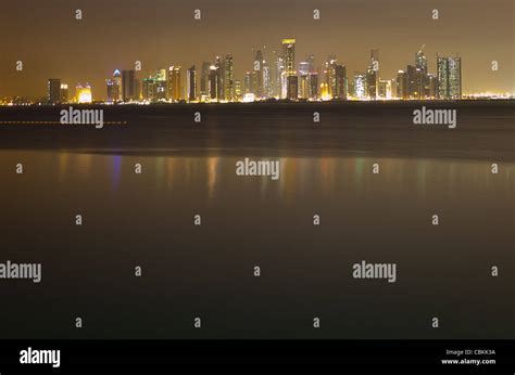 Doha , Qatar, Panoramic view of Doha in Qatar at night Stock Photo - Alamy