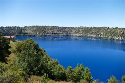 Mount Gambier Sinkholes & Caves | Full Guide