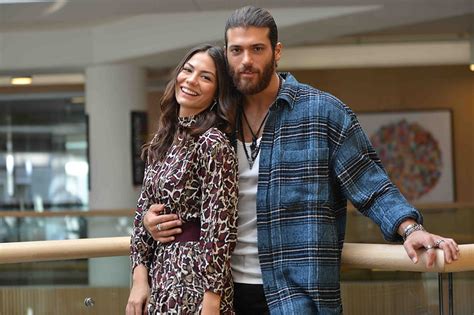 Erkenci Kush 2019 Erkenci Kush Pareja Actor Demet Ozdemir Sanem