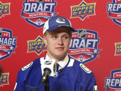 Elias Pettersson: Bio, Stats, News & More - The Hockey Writers