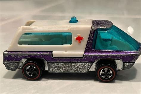 Vintage Hot Wheels Ambulance With Badge Redline Heavyweight Hong Kong Ebay Vintage Hot