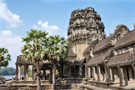 Phnom Bakheng (Bakheng Hill) - Highest Temple in Angkor and Tomb Raider Filming Location – Go Guides