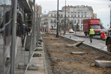 Warszawa Prace Budowlane Na Pl Trzech Krzy Y