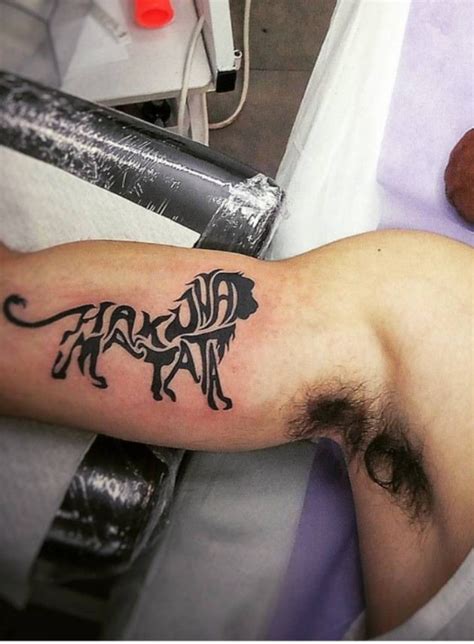 Hakuna Matata Tatuaggio Hakuna Matata Idee Per Tatuaggi Tatuaggi