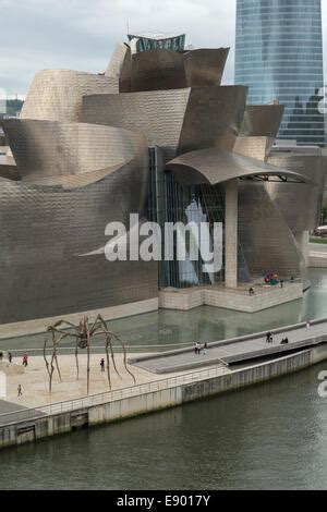 Vista A Rea Del Museo Guggenheim Bilbao La Provincia De Bizkaia