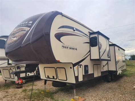 16 Sierra 5th Wheel 3 Slides Arctic Outside Kitchen 15 Bath Save