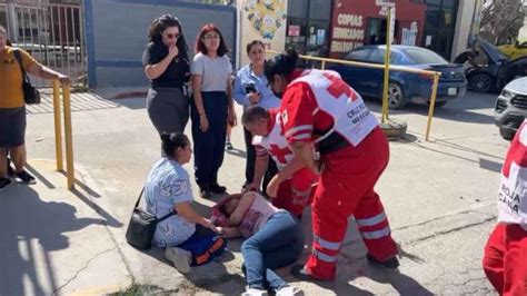 Joven Se Avienta Del Puente Peatonal Frente A Escuela Primaria