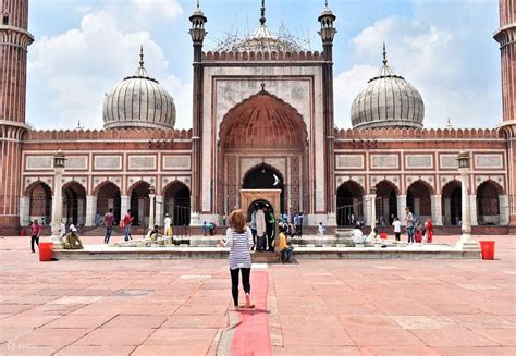 Explore The Best Of Delhi With A Private New And Old Delhi City Tour By