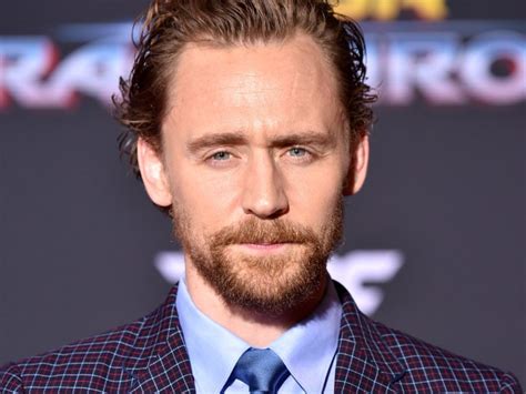 Tom Hiddleston Protagonista Di White Stork Serie Tv Netflix Madmass It