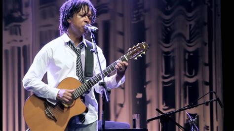 Djavan Flor De Lis Versão Do Dvd Ária Ao Vivo Djavan Musica