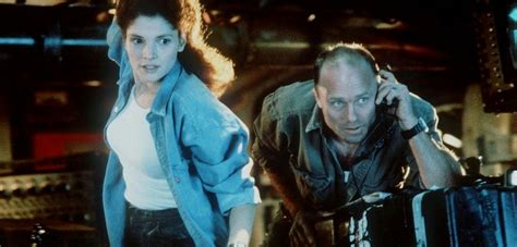 33 years ago, James Cameron made an underrated sci-fi masterpiece — and ...