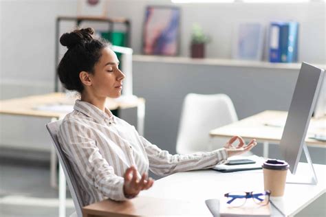 La Sieste Et La Méditation Pour Calmer Son Stress Au Travail