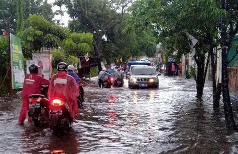 Hujan Deras Kota Malang Banjir Lagi