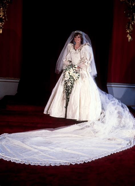 Princesa Diana Curiosidades De Su Boda Con El Pr Ncipe Carlos Vogue