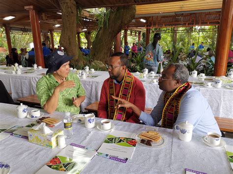 Wasiirka Beeraha Federaalka Iyo Dhigiisa Shiinaha Oo Ka Wada Hadlay