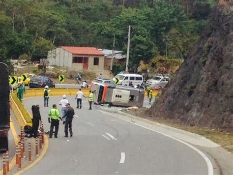 Al menos 3 muertos y más de 20 heridos deja accidente en vía Bogotá