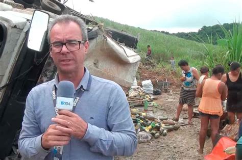 V Deo Caminh O Refrigerantes Tomba E Populares Levam Carga