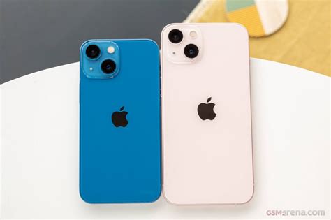 Apple iPhone 13 mini pictures, official photos