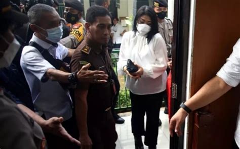 Setelah Sambo Dijatuhi Vonis Mati Kini Putri Candrawathi Divonis