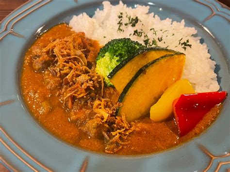 雰囲気も抜群！ 和食の名店出身シェフの手作りカレーが味わえるレトロな喫茶店が新宿御苑前に誕生 食べログマガジン