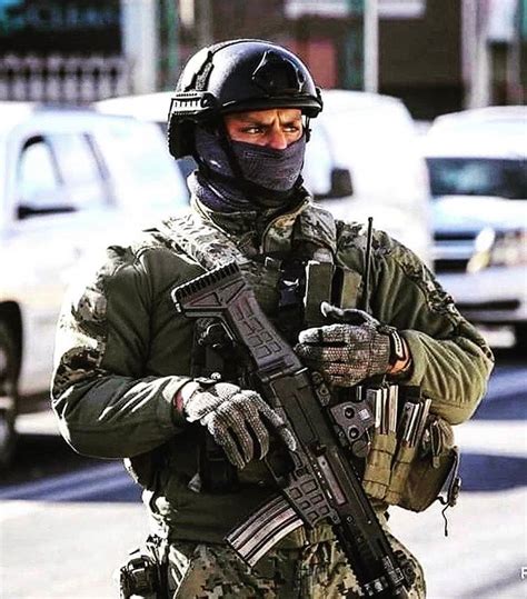 Member Of The Unopes Special Operations Unit Of The Mexican Navy