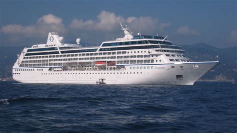 Cruise ship tours: Oceania Cruises' Insignia