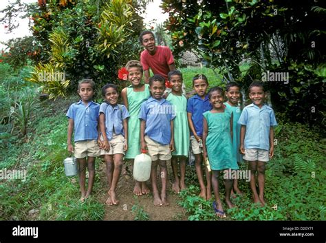 Fijian Girls Hi Res Stock Photography And Images Alamy