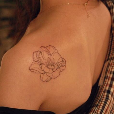 Tatouage Pivoine Minimaliste Photos Pour Vous Inspirer