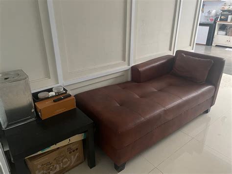 Sofa Coklat Tua Perabotan Rumah Di Carousell