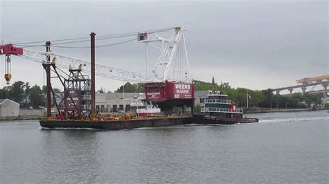 Tug James E Brown With Weeks Marine Crane Barge 527 Youtube