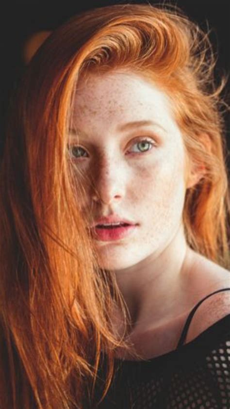 Pin By Loulou On Cheveux Roux Red Hair Blue Eyes Women With