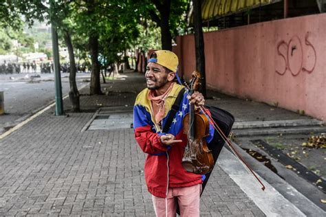 El R Gimen De Maduro Libera A Wuilly El Violinista S Mbolo De Las