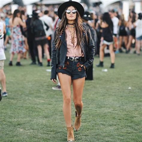 Tenue rock femme 80 idées pour votre look impeccable Moda festival