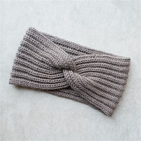 Knitting Patterns Galore - Headband with a Twist