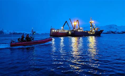 Coast Guard Tows Disabled Fishing Vessel to Adak, Alaska – Fishermens News