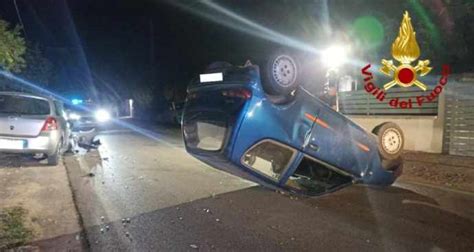 Puglia Auto Si Ribalta Dopo Lo Schianto L Incidente Sabato Sera Tra