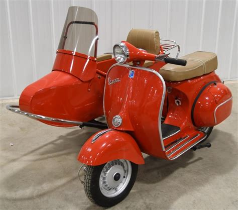 Lot Piaggio Vespa Scooter W Side Car