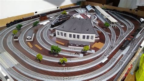 Very Small Model Train Layouts & Track Plans in N scale with Kato ...